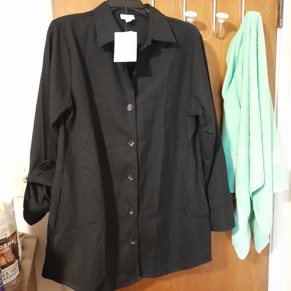 Lularoe Abigail Button front shirt sz Med NWT.